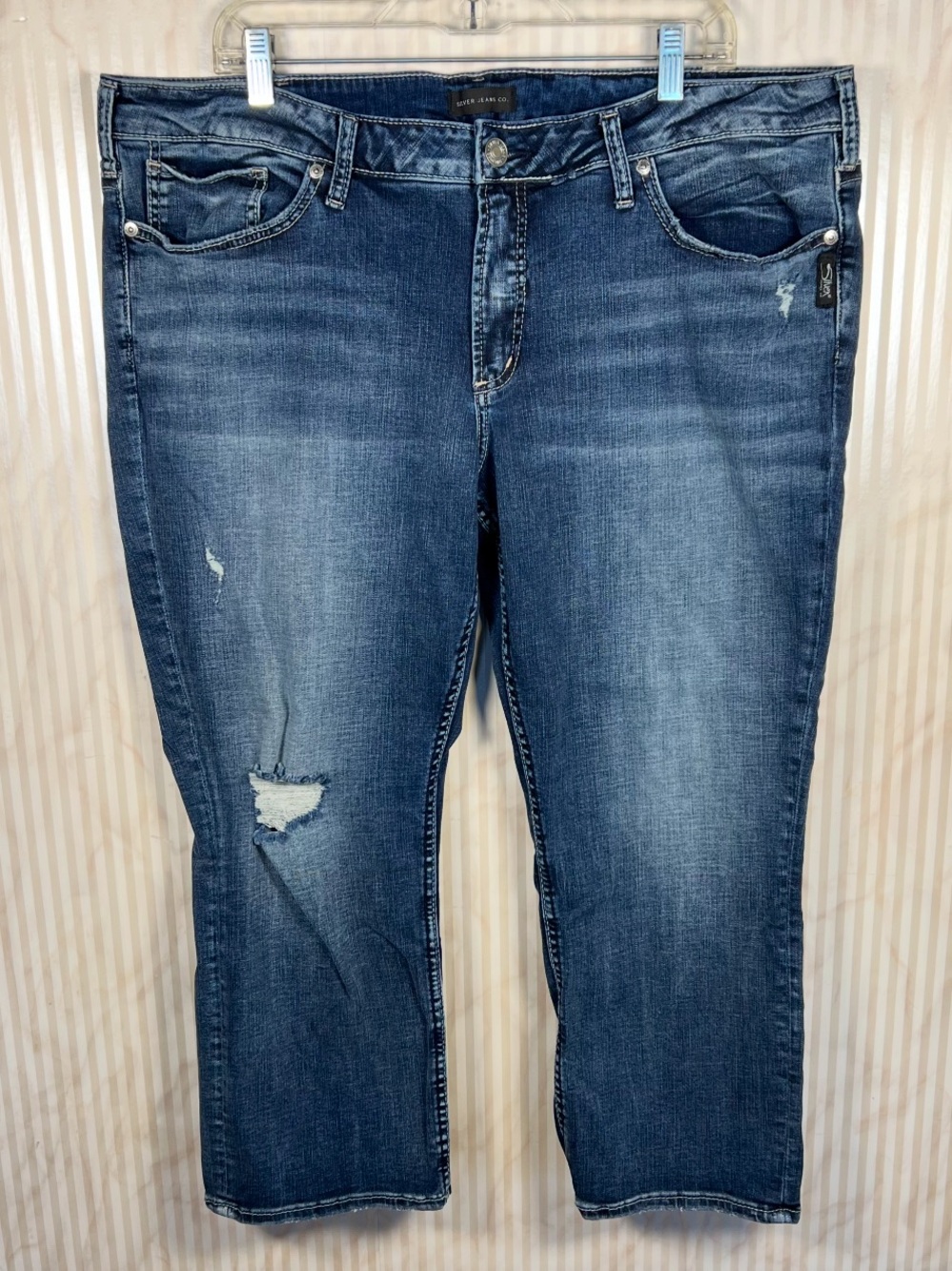 Silver Jeans Plus 20 Elyse Capri Jeans